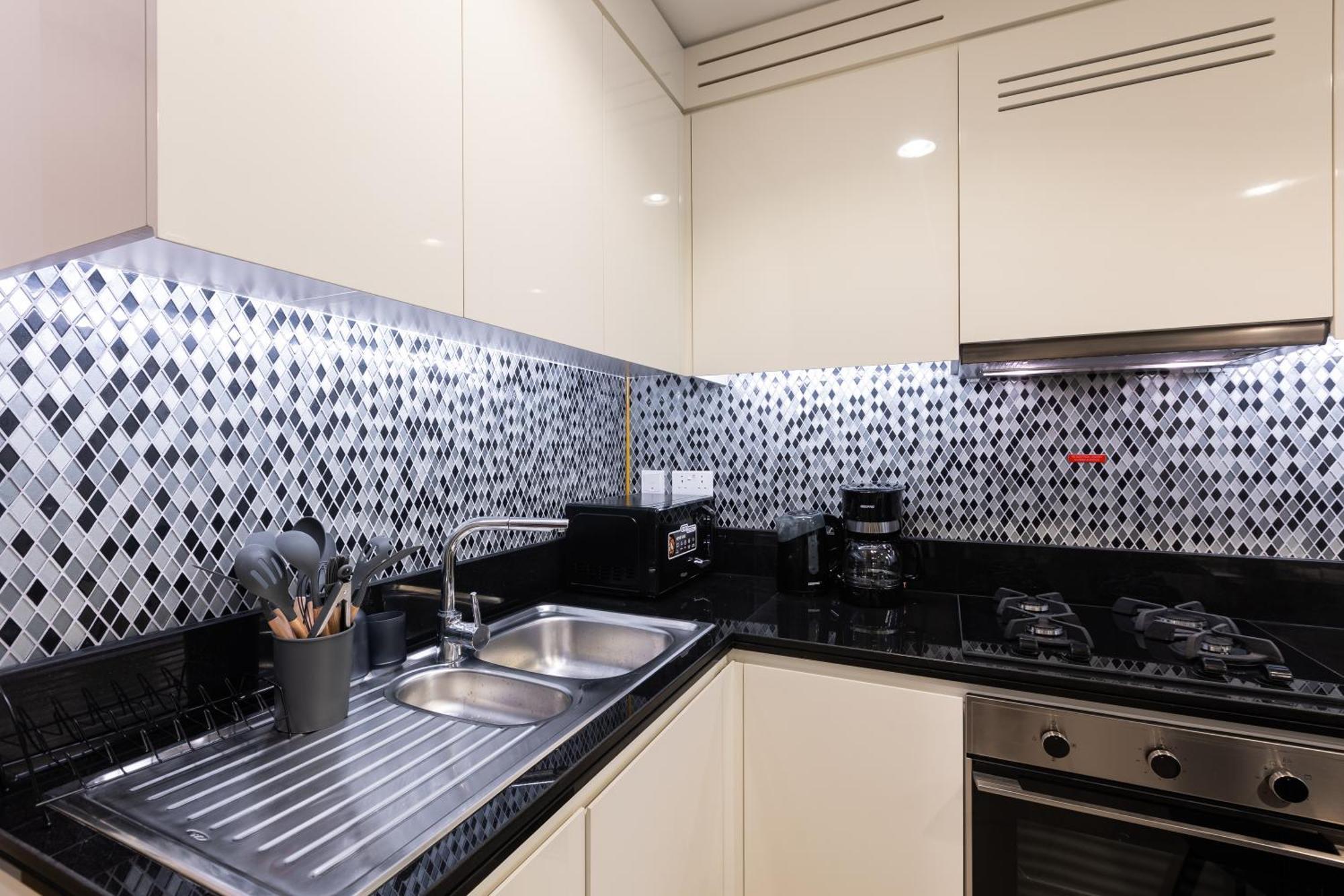 Elegantescape- 2br Next To Sheikh Zayed Road, Aykon