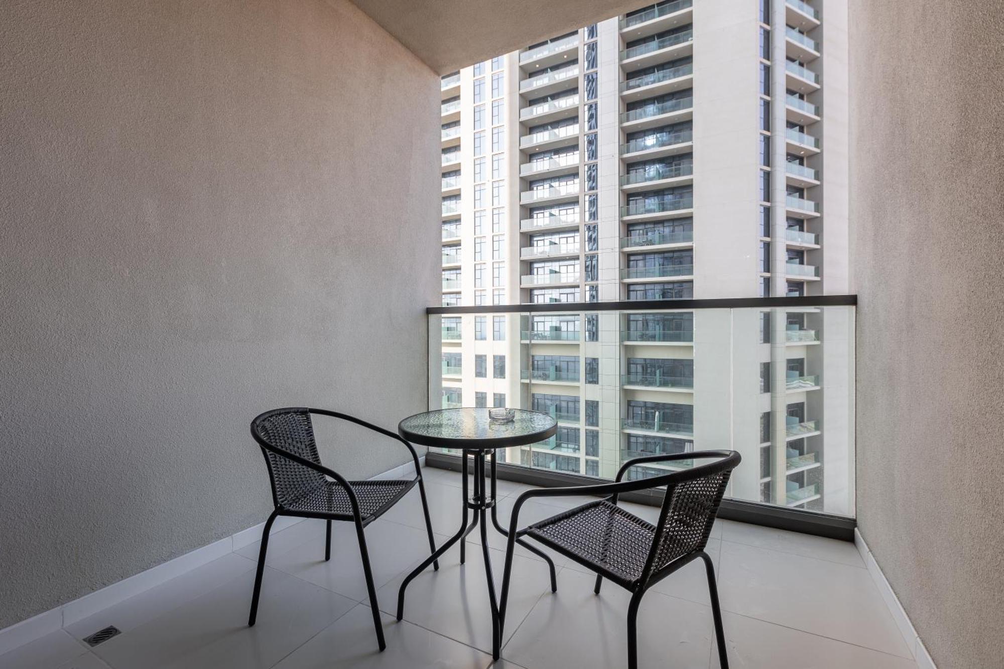 Elegantescape- 2br Next To Sheikh Zayed Road, Aykon *