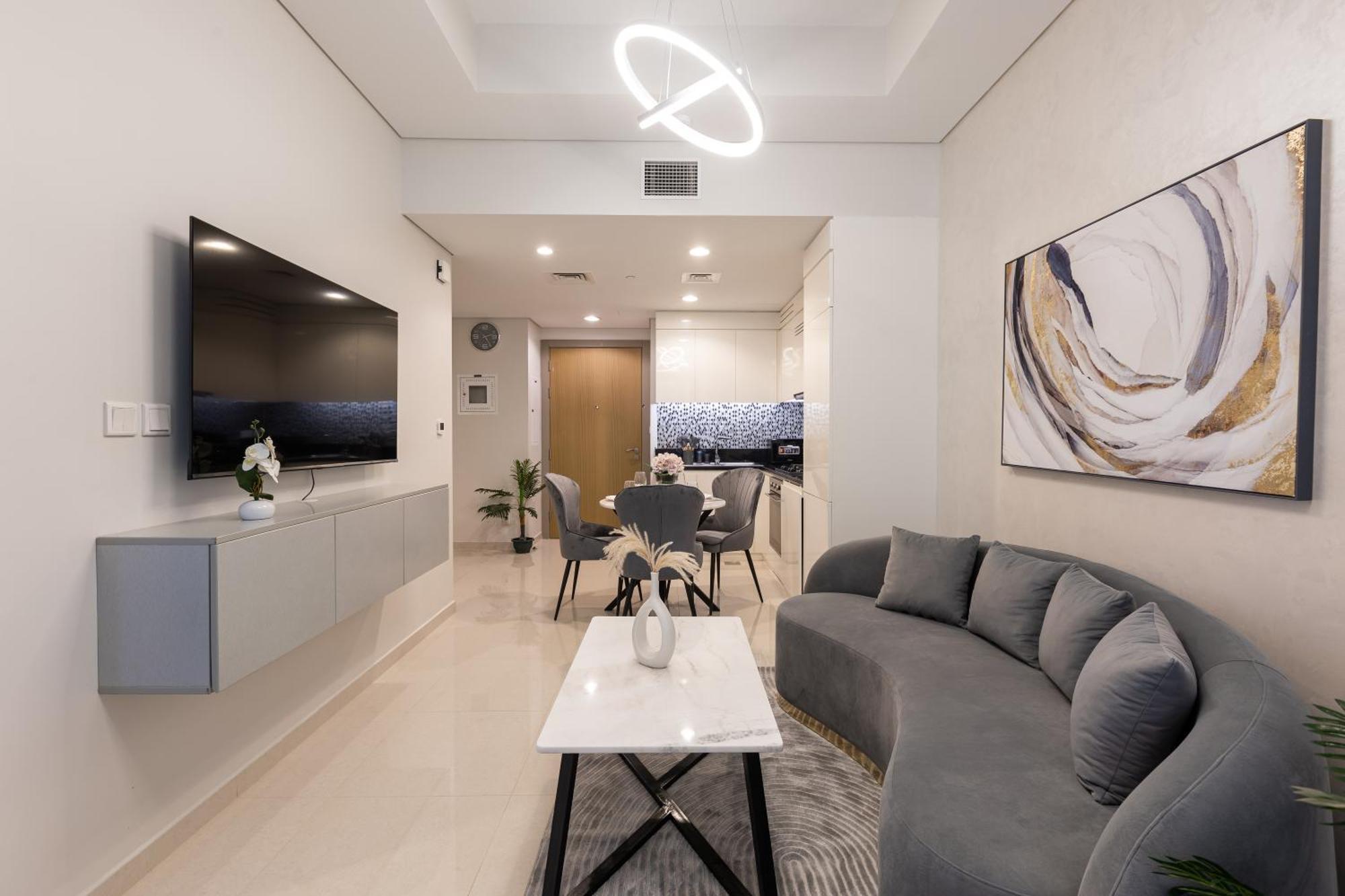 Elegantescape- 2br Next To Sheikh Zayed Road, Aykon Dubai