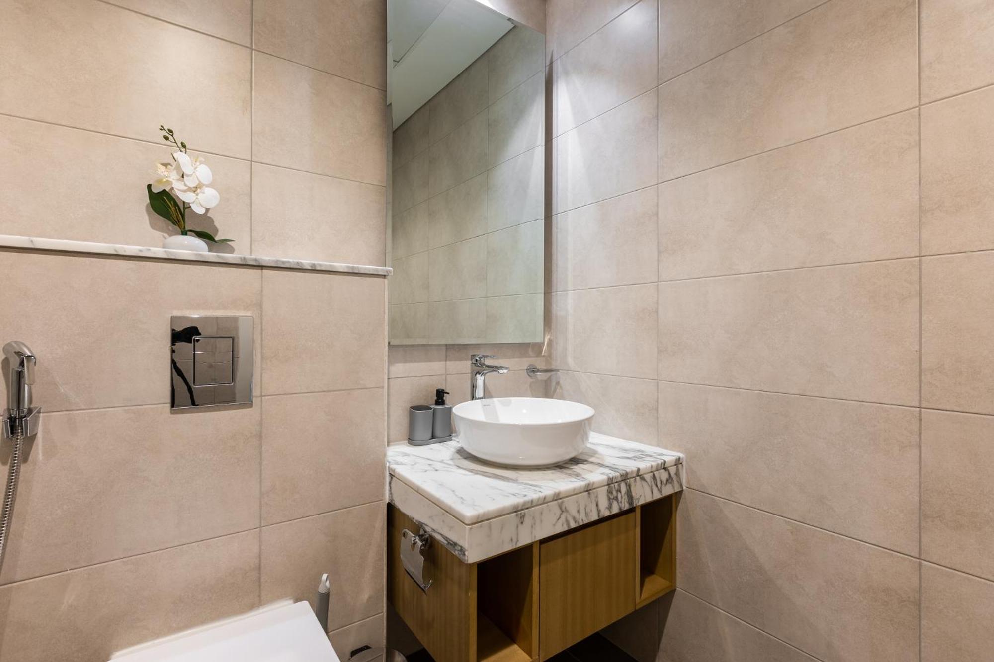 Elegantescape- 2br Next To Sheikh Zayed Road, Aykon Apartment