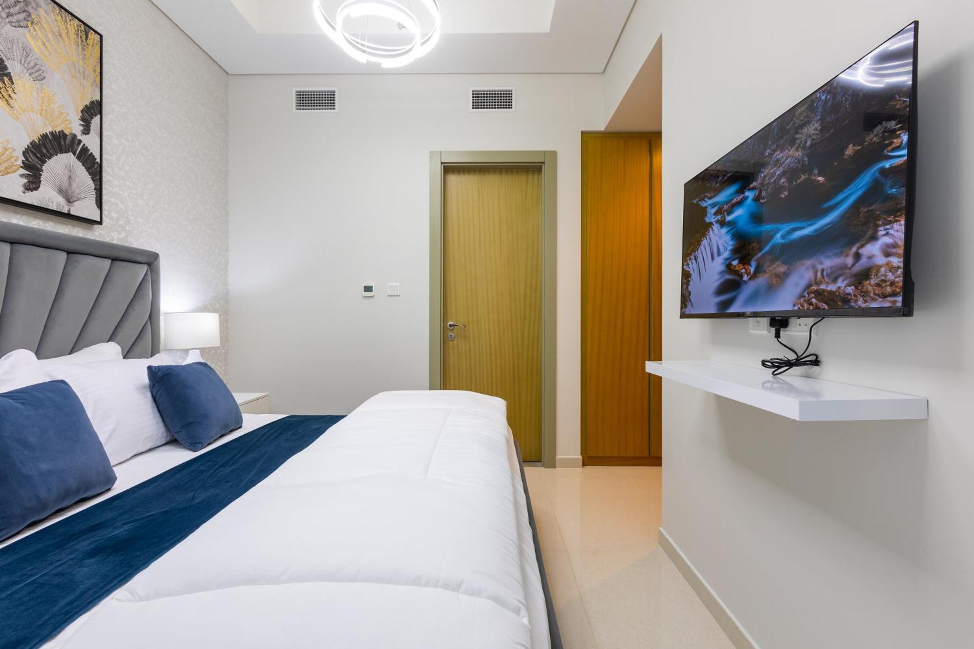 Elegantescape- 2br Next To Sheikh Zayed Road, Aykon Apartment