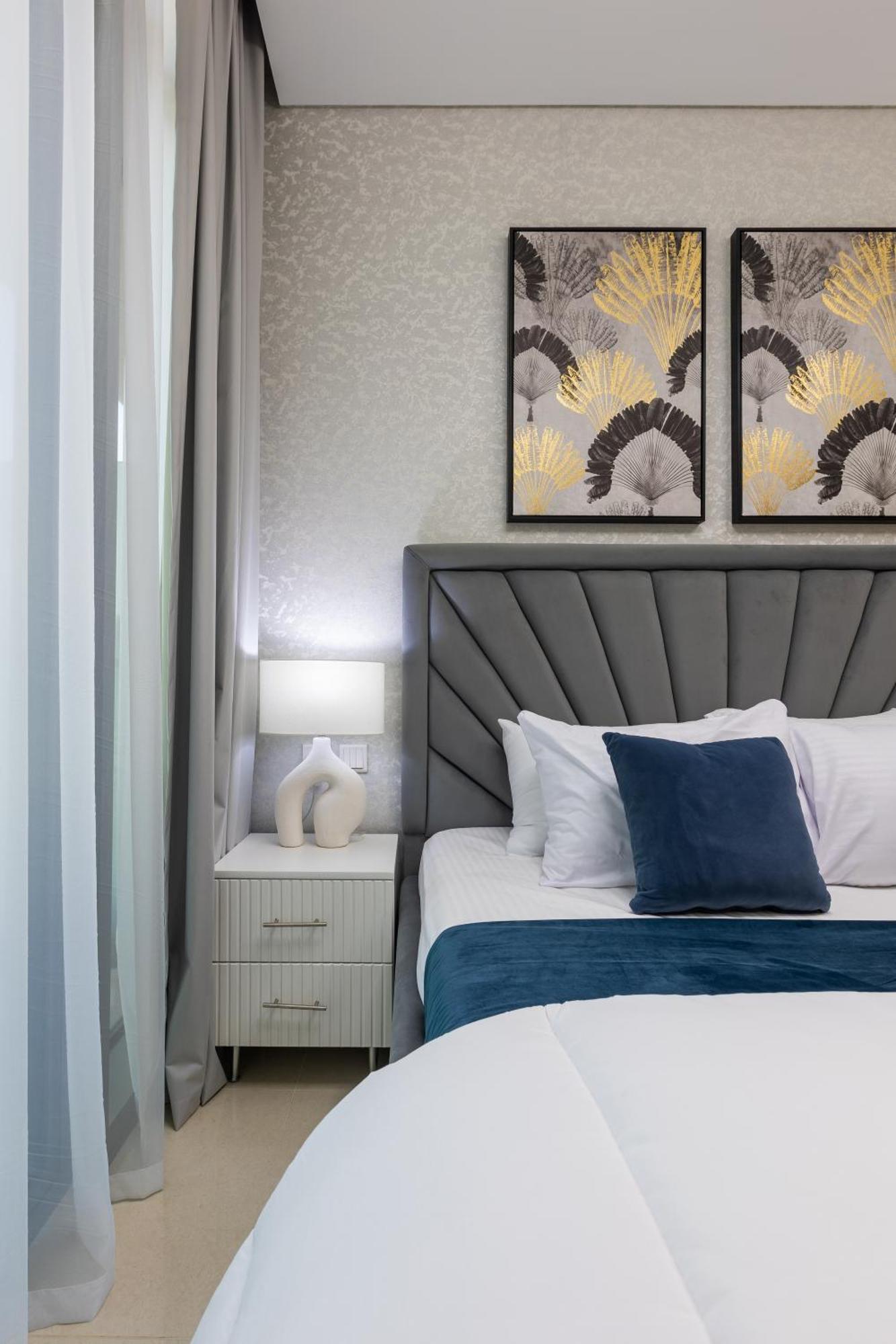 Elegantescape- 2br Next To Sheikh Zayed Road, Aykon Apartment *