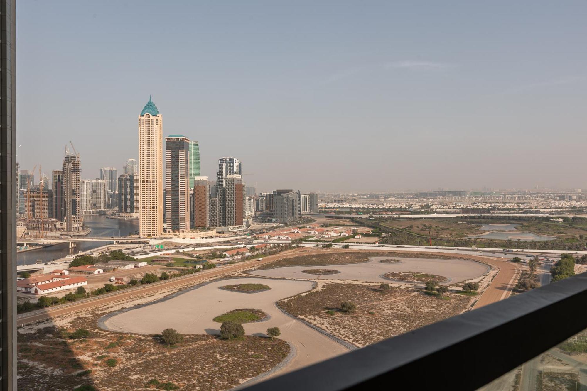 Elegantescape- 2br Next To Sheikh Zayed Road, Aykon Apartment Dubai