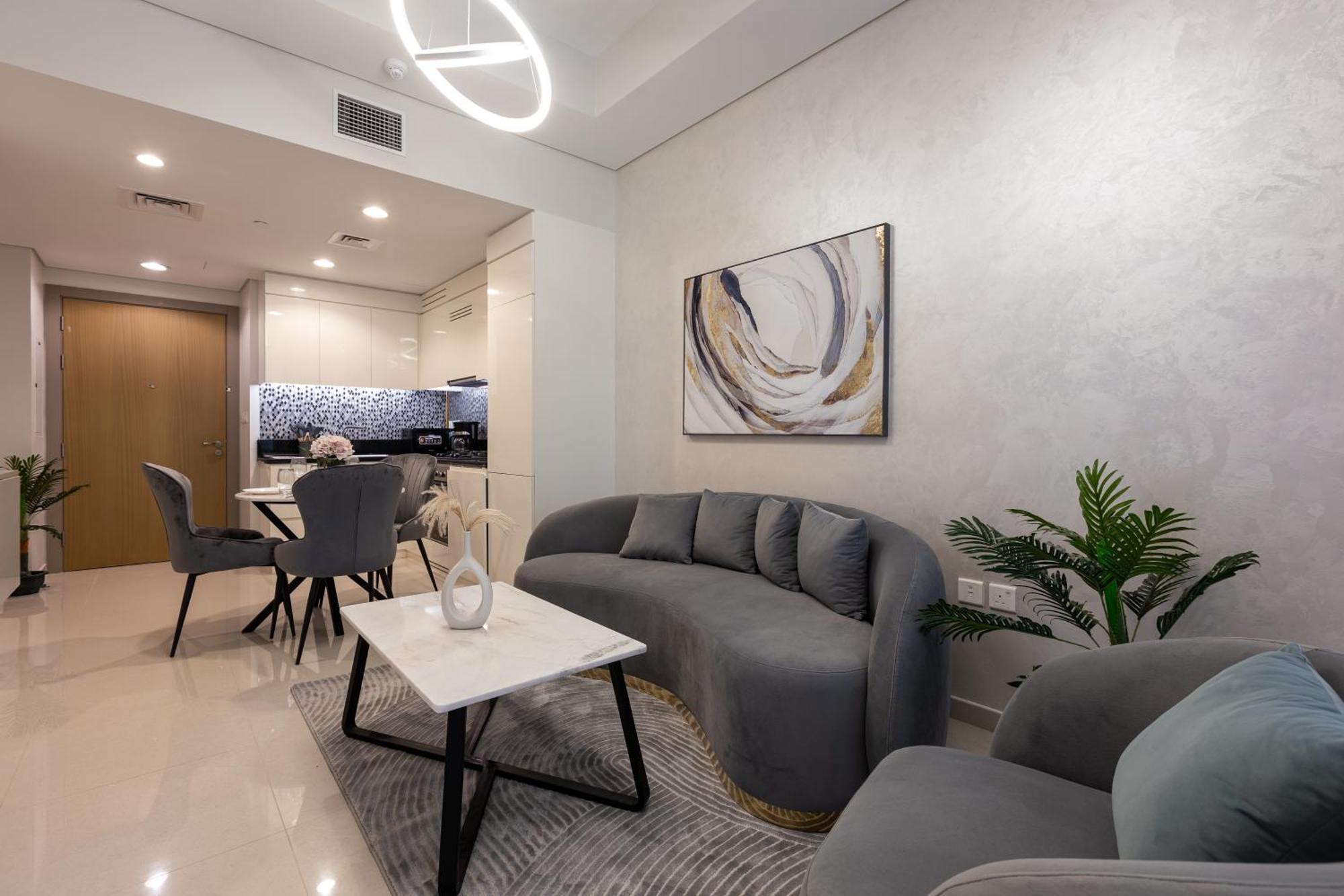 Elegantescape- 2br Next To Sheikh Zayed Road, Aykon Dubai